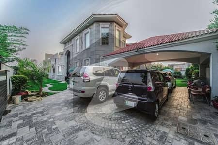 ڈی ایچ اے فیز 7 ڈیفنس (ڈی ایچ اے),لاہور میں 5 کمروں کا 2 کنال مکان 17.55 کروڑ میں برائے فروخت۔