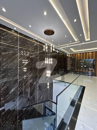 واپڈا ٹاؤن فیز 1 واپڈا ٹاؤن,لاہور میں 6 کمروں کا 10 مرلہ مکان 5.0 کروڑ میں برائے فروخت۔