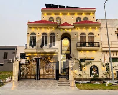 10 Marla luxury House available for Sale in block FF Citi housing Gujranwala