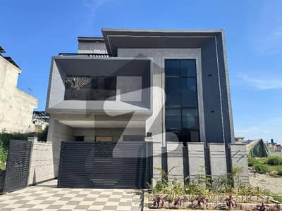 House For sale In Rs. 38000000