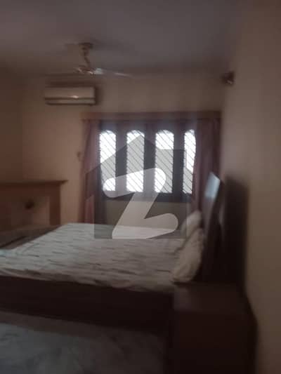 Neat & Secure Momty for Rent in F-11, Islamabad Prime Location