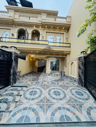 ملٹری اکاؤنٹس ہاؤسنگ سوسائٹی لاہور میں 6 کمروں کا 8 مرلہ مکان 3.0 کروڑ میں برائے فروخت۔