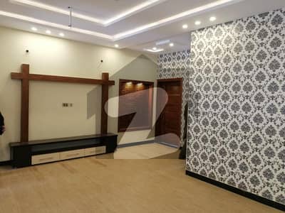 8 MARLA UPPER PORTION FOR RENT IN MILITARY ACCOUNT
