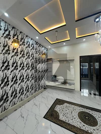 لیک سٹی - سیکٹر M7 - بلاک بی لیک سٹی ۔ سیکٹرایم ۔ 7,لیک سٹی,رائیونڈ روڈ,لاہور میں 4 کمروں کا 5 مرلہ مکان 2.82 کروڑ میں برائے فروخت۔