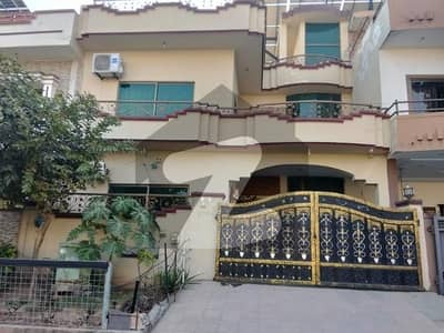 جی ۔ 13 اسلام آباد میں 5 کمروں کا 7 مرلہ مکان 4.9 کروڑ میں برائے فروخت۔