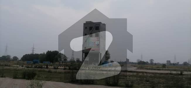 Spacious 1 kanal Plot in Fully Developed Block available