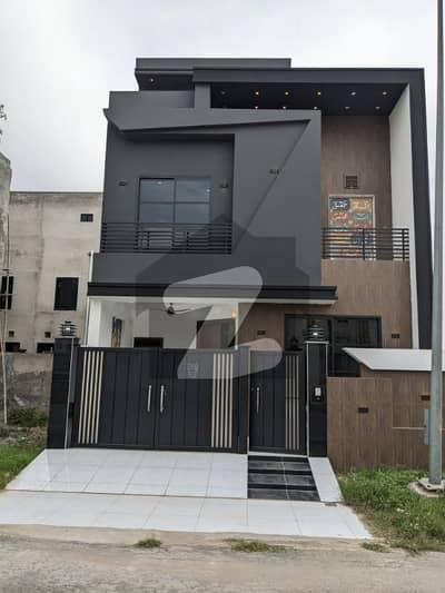 سٹی ہاؤسنگ سوسائٹی گوجرانوالہ میں 4 کمروں کا 5 مرلہ مکان 1.8 کروڑ میں برائے فروخت۔