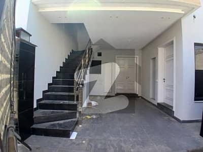 واپڈا ٹاؤن فیز 1 واپڈا ٹاؤن,لاہور میں 6 کمروں کا 6 مرلہ مکان 1.2 لاکھ میں کرایہ پر دستیاب ہے۔