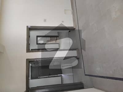 آئی 11/1 آئی ۔ 11,اسلام آباد میں 3 کمروں کا 6 مرلہ زیریں پورشن 75.0 ہزار میں کرایہ پر دستیاب ہے۔