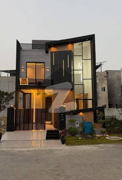 8 Marla House Available For Rent In 9 Town DHA Lahore