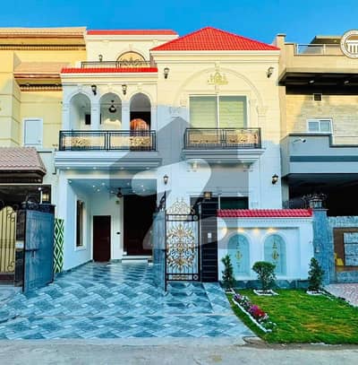 سٹی ہاؤسنگ سوسائٹی گوجرانوالہ میں 4 کمروں کا 5 مرلہ مکان 2.75 کروڑ میں برائے فروخت۔