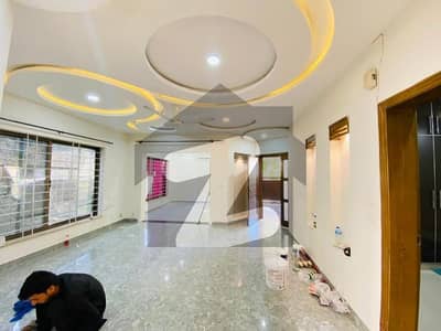 بحریہ ٹاؤن فیز 8 بحریہ ٹاؤن راولپنڈی,راولپنڈی میں 5 کمروں کا 7 مرلہ مکان 2.38 کروڑ میں برائے فروخت۔