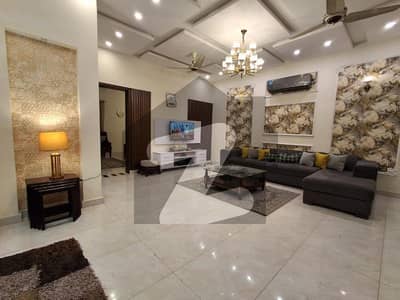 10 Marla luxury House facing park 40 feet road direct from 150 feet road