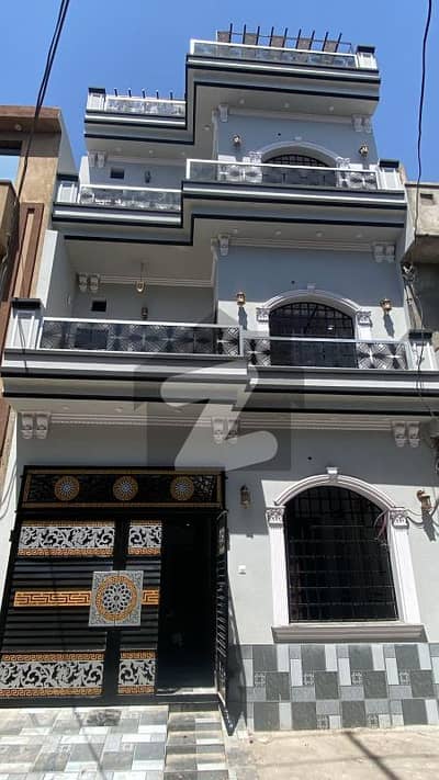 مرغزار آفیسرز کالونی لاہور میں 4 کمروں کا 4 مرلہ مکان 2.5 کروڑ میں برائے فروخت۔