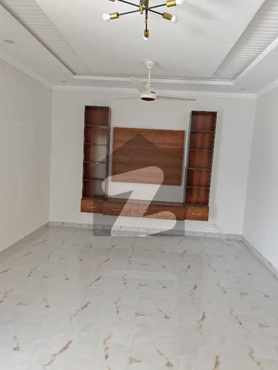 بحریہ انکلیو - سیکٹر این بحریہ انکلیو,بحریہ ٹاؤن,اسلام آباد میں 2 کمروں کا 8 مرلہ زیریں پورشن 60.0 ہزار میں کرایہ پر دستیاب ہے۔