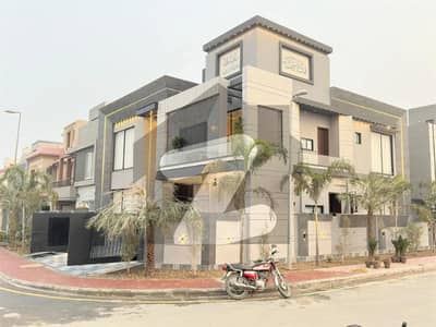 12.5 MARLA CORNER DOUBLE HIGHTED 100 FEET MAIN BOULEVARD HOUSE FOR SALE