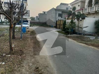 HOT LOCATION PLOT FOR SALE/TIP PH2 18 MARLA PLOT FOR SALE/LAHORE PROPERTY FOR SALE
