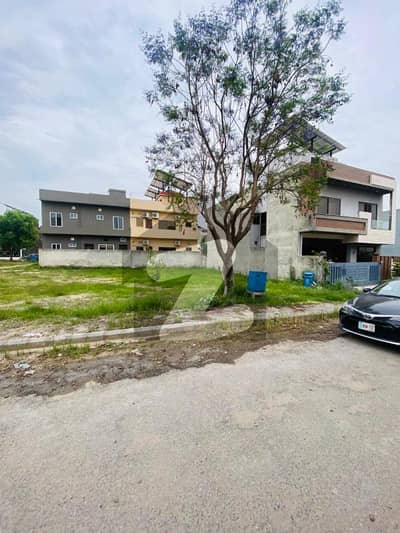 گلبرگ ریزیڈنشیا - بلاک اے گلبرگ ریزیڈنشیا,گلبرگ,اسلام آباد میں 7 مرلہ رہائشی پلاٹ 1.48 کروڑ میں برائے فروخت۔