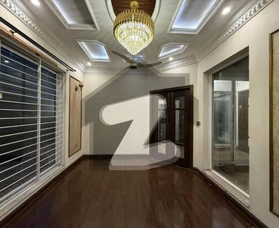 8 Marla Beautiful House Available For Rent In Bahria Town Lahore