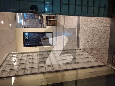 واپڈا ٹاؤن لاہور میں 4 مرلہ Studio دفتر 65.0 ہزار میں برائے فروخت۔