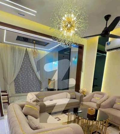 بحریہ ٹاؤن ۔ بلاک اے اے بحریہ ٹاؤن سیکٹرڈی,بحریہ ٹاؤن,لاہور میں 3 کمروں کا 5 مرلہ مکان 1.29 لاکھ میں کرایہ پر دستیاب ہے۔