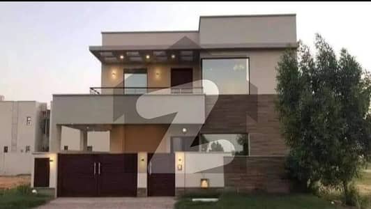 بحریہ پیراڈائز - پریسنٹ 50 بحریہ پیراڈائز,بحریہ ٹاؤن کراچی,کراچی میں 5 کمروں کا 1 کنال مکان 5.5 کروڑ میں برائے فروخت۔