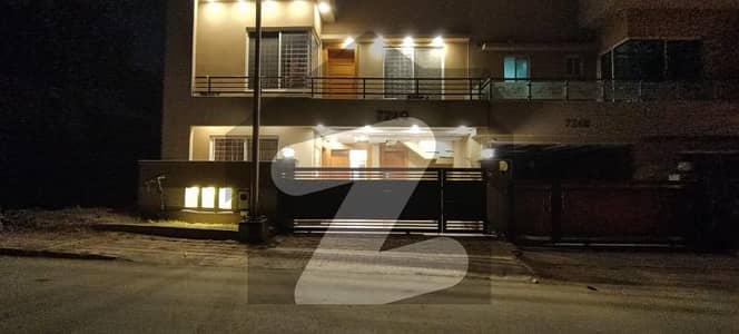 Ali block 7 Marla Frnesh grund portion available   good condition proper   proper 2 bedroom attach washroom