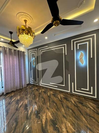 10 Marla Like Brand New Upper Portion Available for Rent in Bahria Town Lahore.