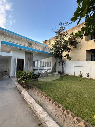 House For Rent in F-8