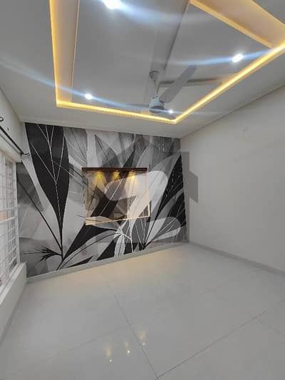 جناح گارڈنز فیز 1 جناح گارڈنز,ایف ای سی ایچ ایس,اسلام آباد میں 4 کمروں کا 7 مرلہ مکان 3.25 کروڑ میں برائے فروخت۔