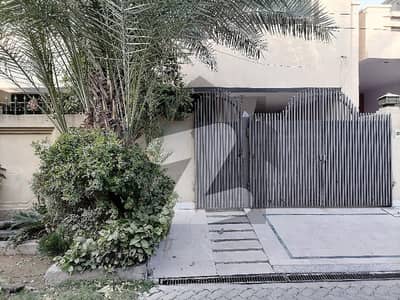 مرغزار آفیسرز کالونی لاہور میں 5 کمروں کا 10 مرلہ مکان 3.4 کروڑ میں برائے فروخت۔