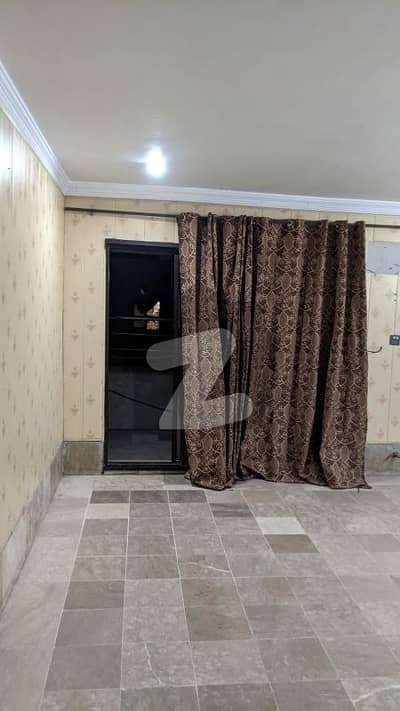 Beautiful Upper Portion For Bachelors