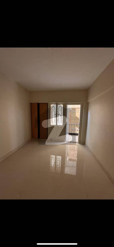 3rd Floor Gulshan E Iqbal Block 11 Kda Lease Flat In HOOR PALACE Just Opposite Metro. (No Lift)