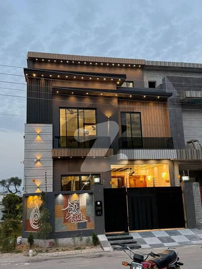 Corner Central Park - Block A1 House For Sale Sized 5 Marla