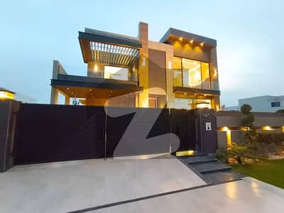 ڈی ایچ اے فیز 7 - بلاک ٹی فیز 7,ڈیفنس (ڈی ایچ اے),لاہور میں 5 کمروں کا 1 کنال مکان 6.9 کروڑ میں برائے فروخت۔