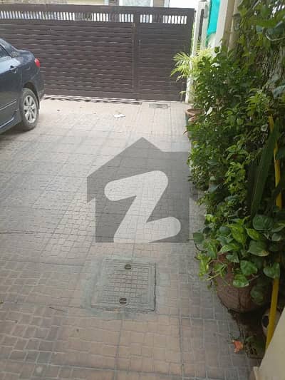 E11/4 1 kanal Upper portion 3 Bedroom