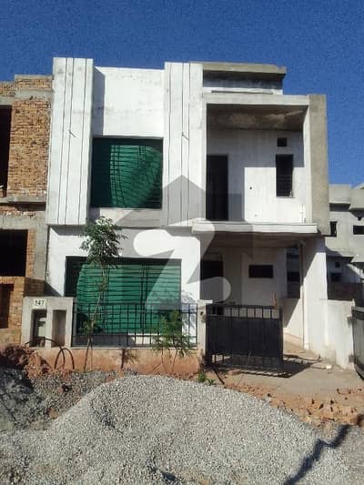 پارک ویو سٹی - اوورسیز بلاک پارک ویو سٹی,اسلام آباد میں 4 کمروں کا 5 مرلہ مکان 1.5 کروڑ میں برائے فروخت۔