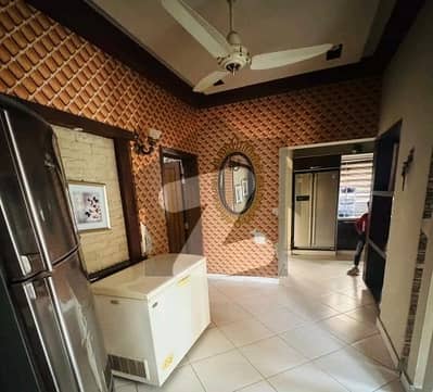 ڈی ایچ اے فیز 4 - بلاک ڈبل ایچ فیز 4,ڈیفنس (ڈی ایچ اے),لاہور میں 5 کمروں کا 1 کنال مکان 7.0 کروڑ میں برائے فروخت۔