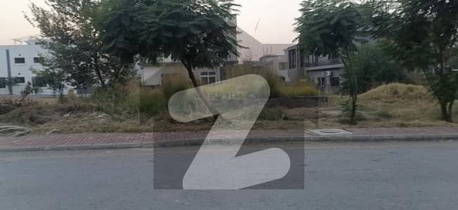 بحریہ ٹاؤن فیز 8 ۔ سیکٹر ای - 1 بحریہ ٹاؤن فیز 8,بحریہ ٹاؤن راولپنڈی,راولپنڈی میں 10 مرلہ رہائشی پلاٹ 1.25 کروڑ میں برائے فروخت۔