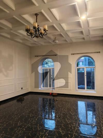 بنی گالہ اسلام آباد میں 2 کمروں کا 12 مرلہ زیریں پورشن 80.0 ہزار میں کرایہ پر دستیاب ہے۔