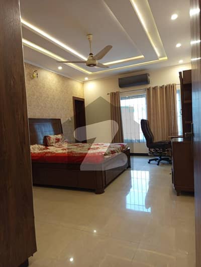 G-9/1 size 40x80 upper portion fully furnished 3bed 3bath dring tvlounge kitchen