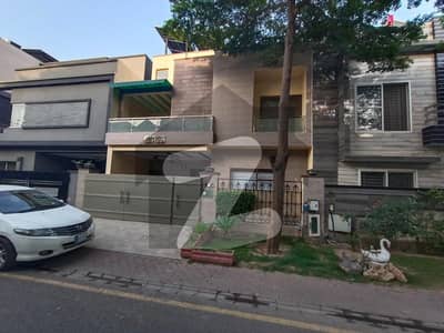 8 Marla Luxury House for Sale in Dream Gardens