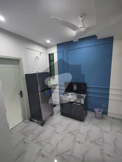 10 Marla Beautiful House N Blk