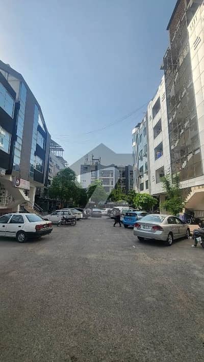 3 Bedroom Flat Available For Sale In E11/1 Multi