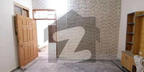 علامہ اقبال ٹاؤن لاہور میں 3 کمروں کا 5 مرلہ مکان 2.1 کروڑ میں برائے فروخت۔