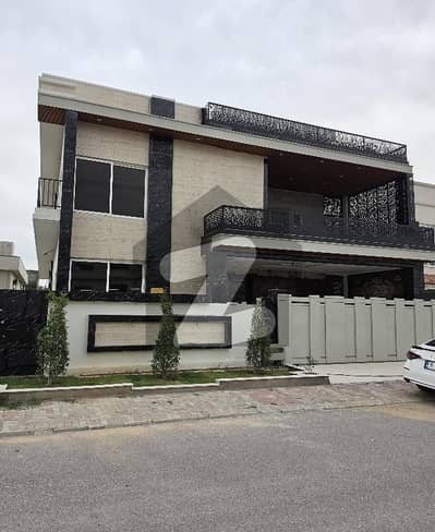 ٹاپ سٹی 1 - بلاک بی ٹاپ سٹی 1,اسلام آباد میں 10 کمروں کا 1 کنال مکان 11.0 کروڑ میں برائے فروخت۔