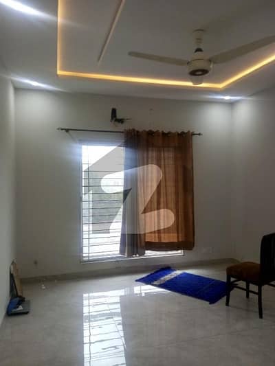 بحریہ ٹاؤن فیز 7 بحریہ ٹاؤن راولپنڈی,راولپنڈی میں 3 کمروں کا 14 مرلہ بالائی پورشن 68.0 ہزار میں کرایہ پر دستیاب ہے۔