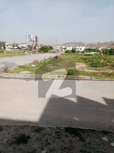 Corner Blvd 5marla Plot For Sale