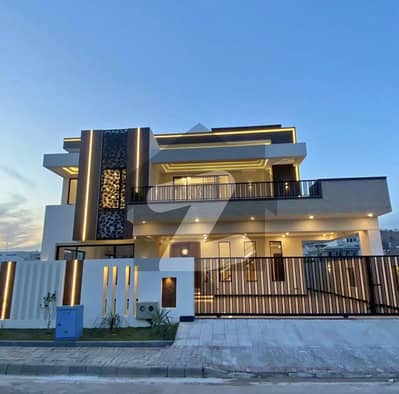 Luxurious 1-Kanal Designer House for Rent