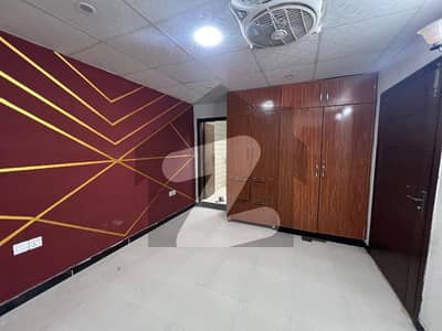 غوری ٹاؤن فیز 4 اے غوری ٹاؤن,اسلام آباد میں 2 کمروں کا 4 مرلہ فلیٹ 52.0 لاکھ میں برائے فروخت۔